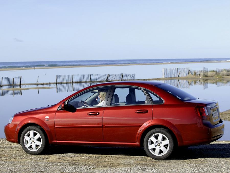  Chevrolet Nubira Sedan 2004 года  (фото 12 из 25)